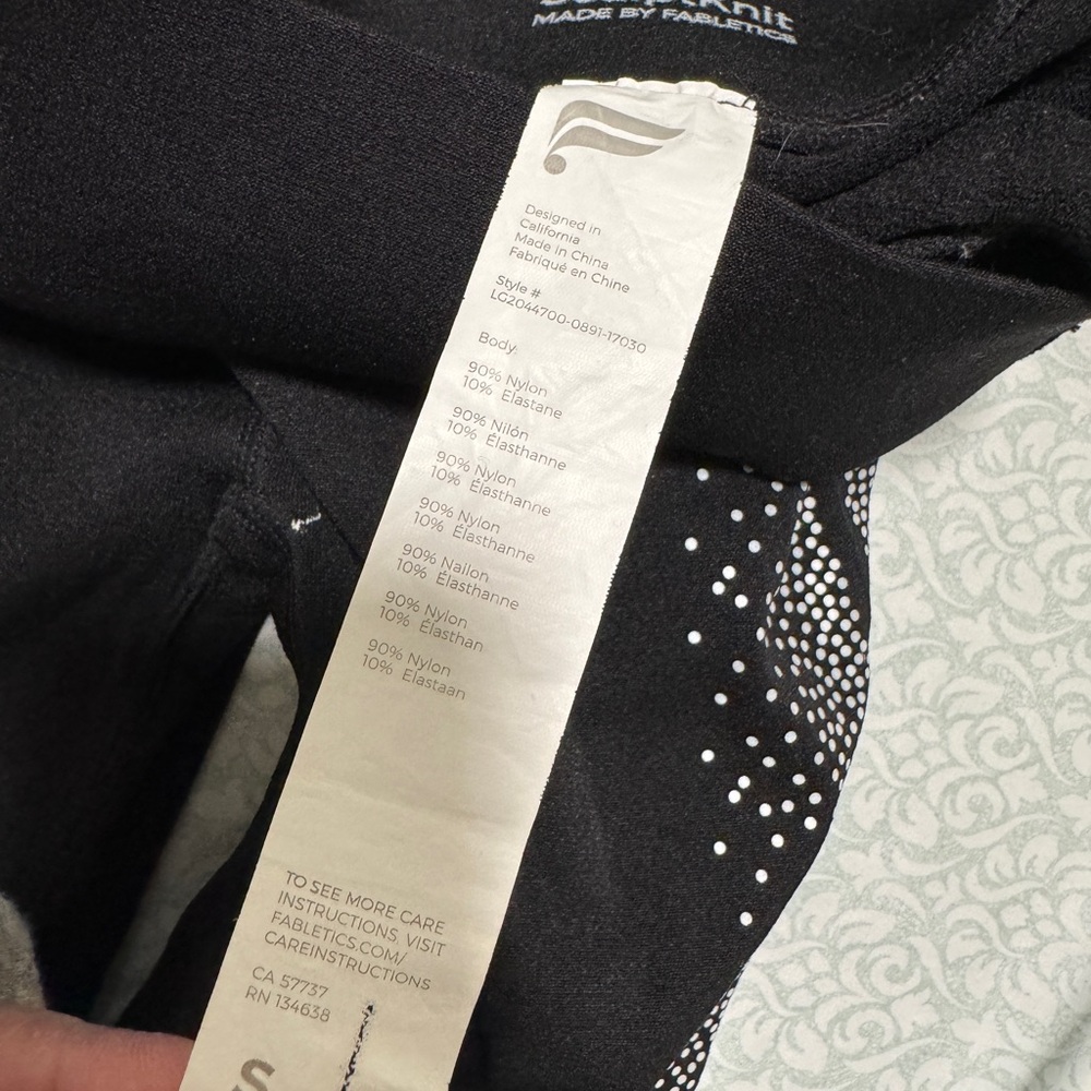 Reflective Sculptknit Fabletics Leggings - Picture 7 of 7